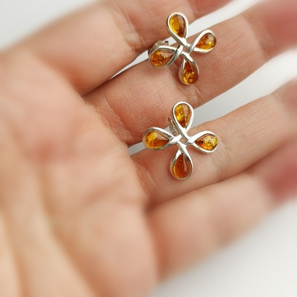 New, sterling silver amber modern flower stud earrings - Picture 3 of 6